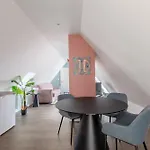 아파트호텔 Travel Homes - Republic, Charm In The Heart Of 3*