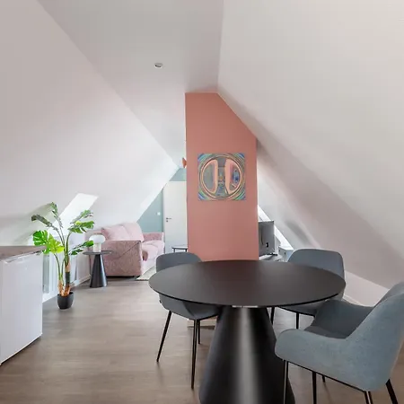 Apartmanhotel Travel Homes - Republic, Charm In The Heart Of 3*